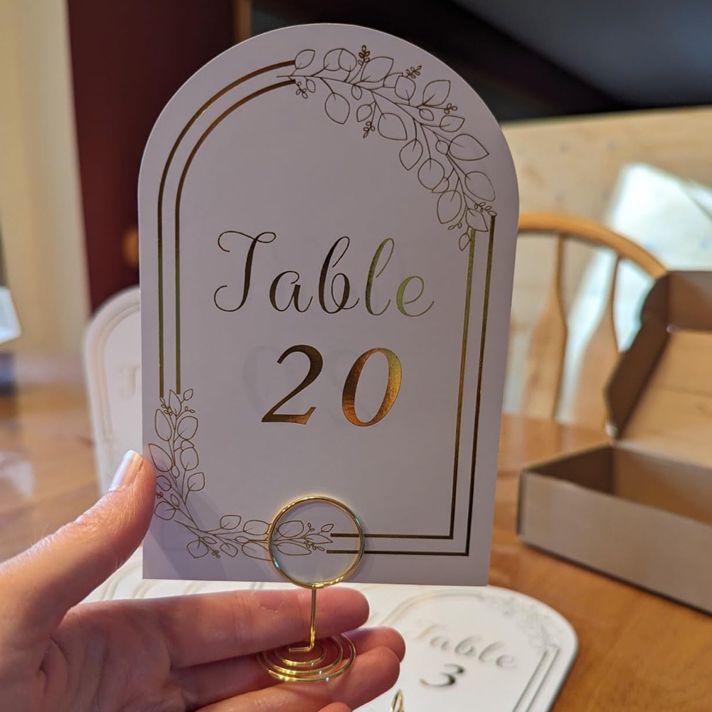 Table Number Gold - AT19：ウェディング用テーブルナンバー（1～20）。テーブルナンバーホルダー20個付き。白とゴールドのテーブルナンバーカードと、席札ホルダー。